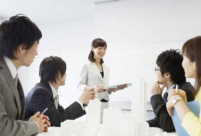 四川省工业贸易学校贸易经纪专业 连接工业与市场的桥梁